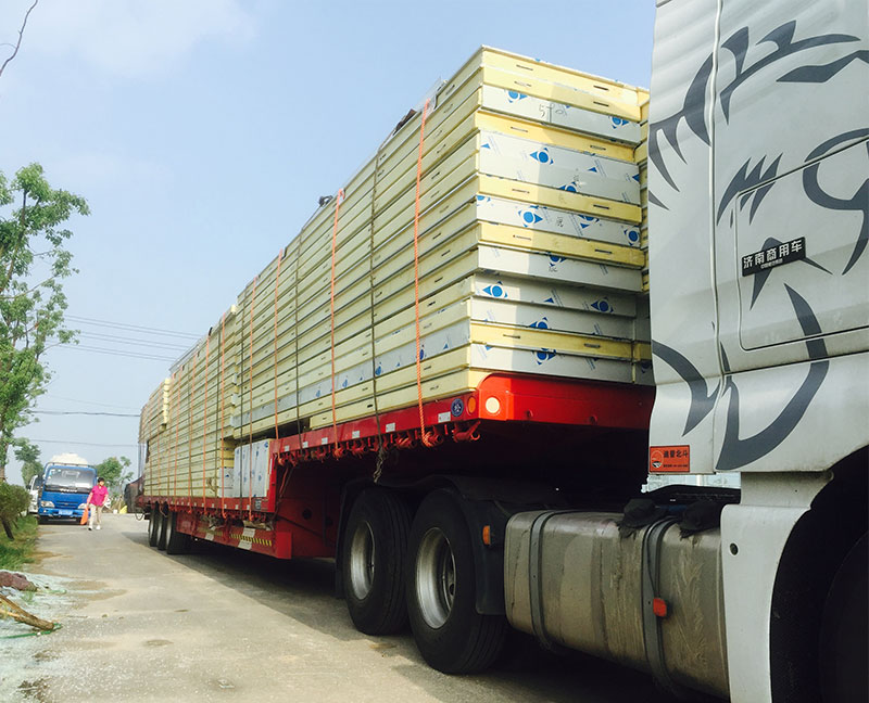 揚(yáng)州楊廟某食品冷庫(kù)到貨/揚(yáng)州九齊制冷設(shè)備有限公司